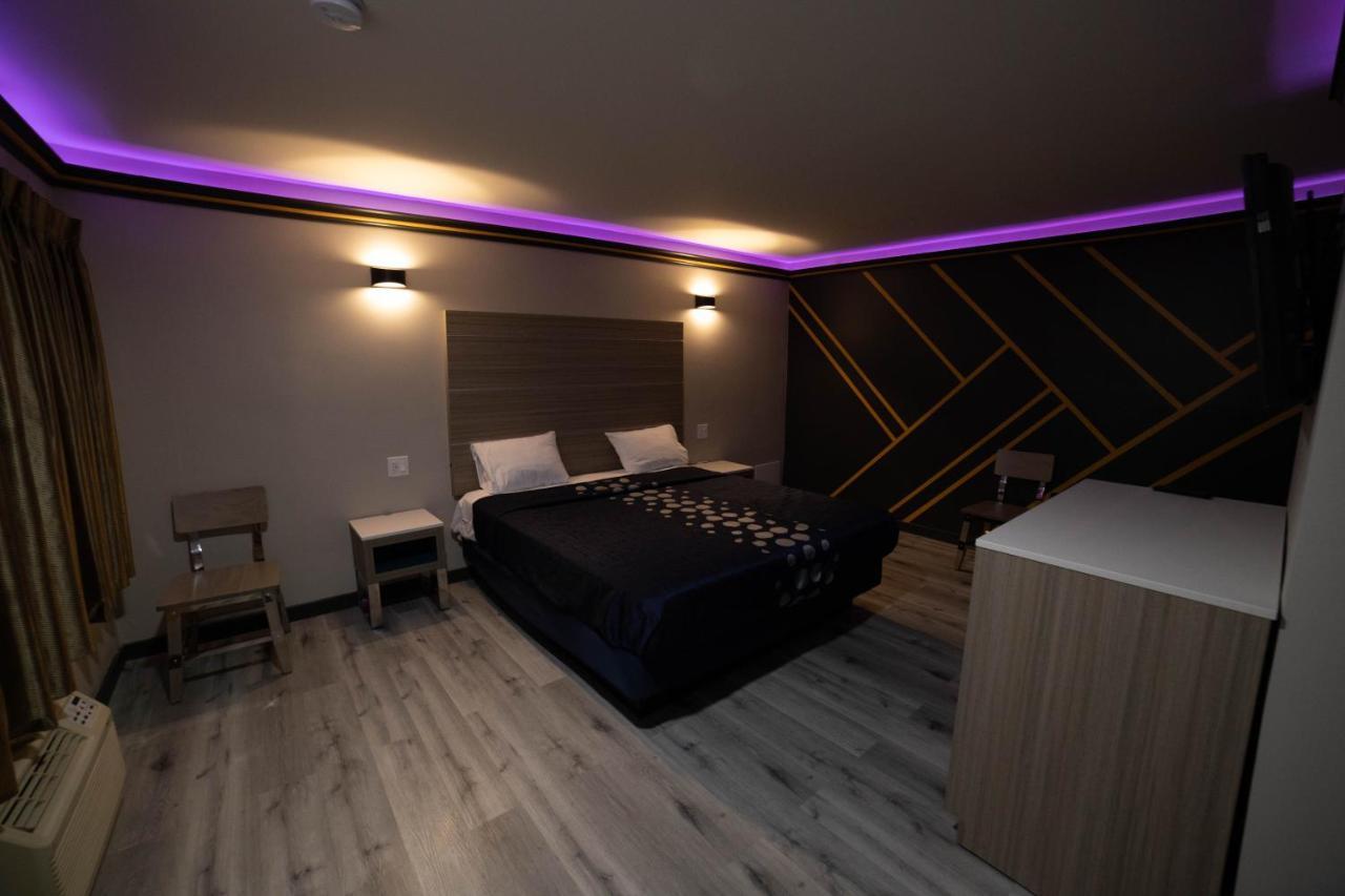 Artesia Motor Inn Беллфлавер Екстер'єр фото