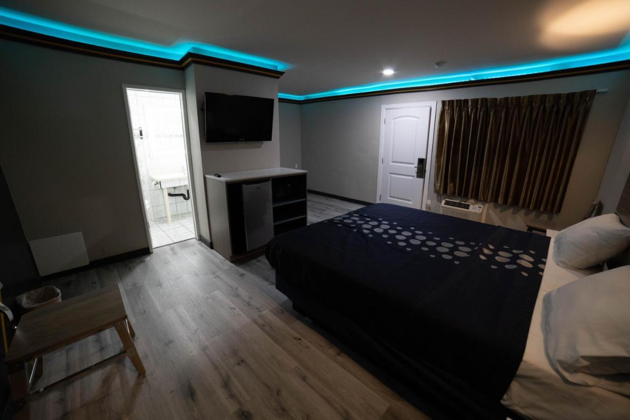 Artesia Motor Inn Беллфлавер Екстер'єр фото